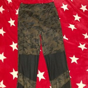 Therapy performance Camo leggings
